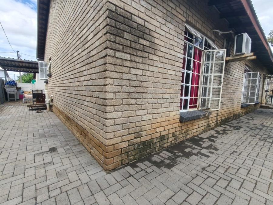 3 Bedroom Property for Sale in Oos Einde North West